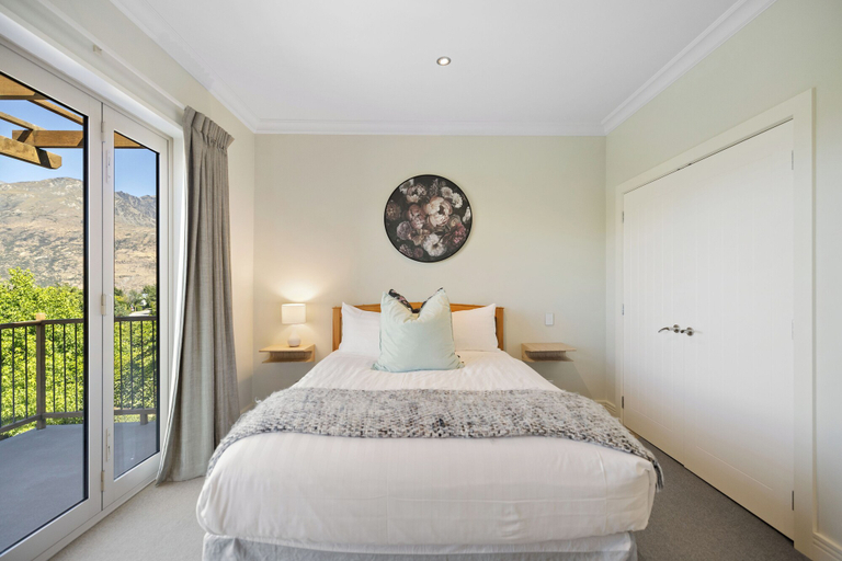 Bedroom 3, Pinnacle Villa, Queenstown-Lakes