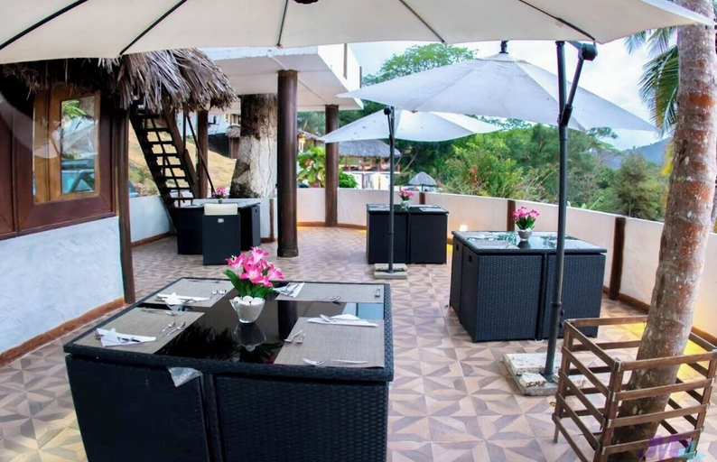 Food & Drinks 4, Ranchos de Chalia, Portobelo