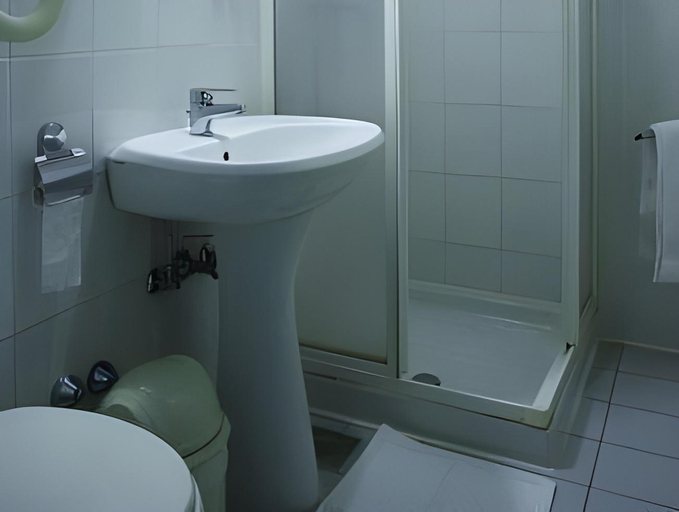 Bathroom 4, Lipa, Hotel & Bistro, Gorizia