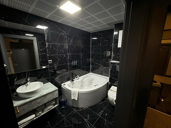 Bathroom 2, BC Ruby Hotel, Çankaya