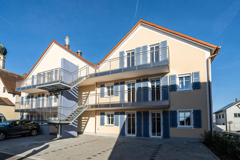 Exterior & Views