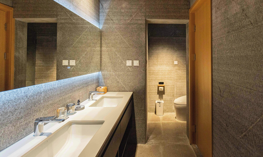 Bathroom 4, Beijing YiPiao lnn, Beijing