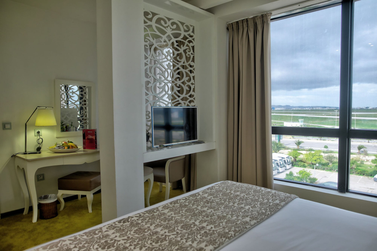Bedroom 2, Hôtel Lac Léman, LES BERGES DU LAC, Cité El Khadra