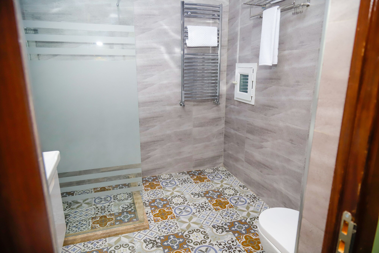 Bathroom 4, Anatolia Hotel Baku, Baku