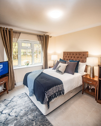 Bedroom 2, Trivelles Waterhall Country Hotel - Gatwick, West Sussex