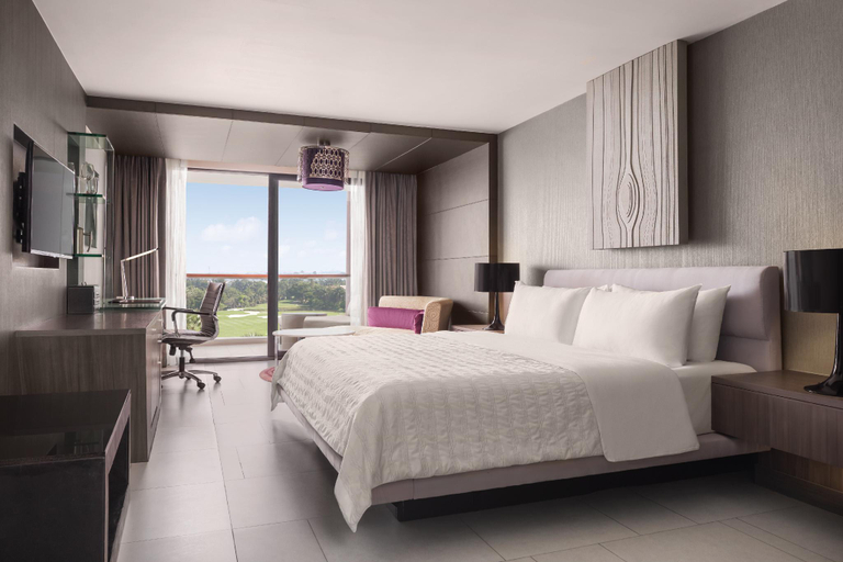 Bedroom 3, Hilton Bangkok Suvarnabhumi Golf Resort & Spa, Bang Phli