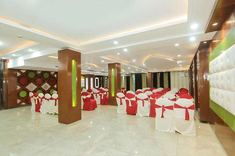 Food & Drinks, Hotel SS Grand, Lucknow