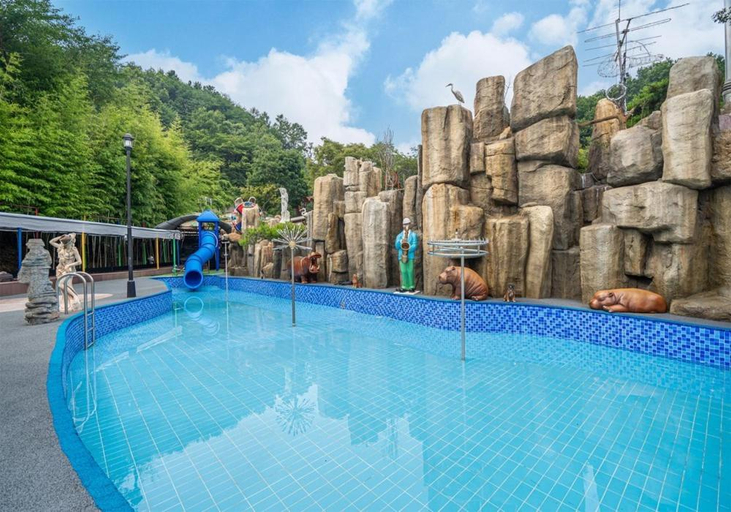 Others 4, Hana Soop Gwangwang Nongwon, Seocheon