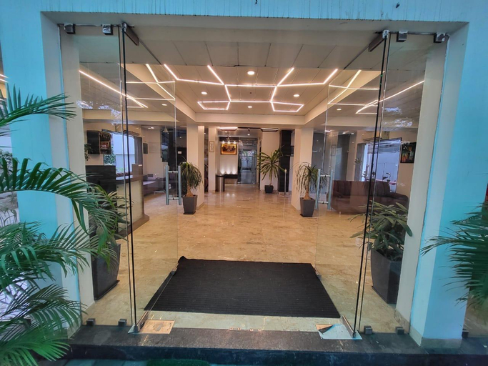 Entrance 5, Hotel Nirvana Residency, Nagpur