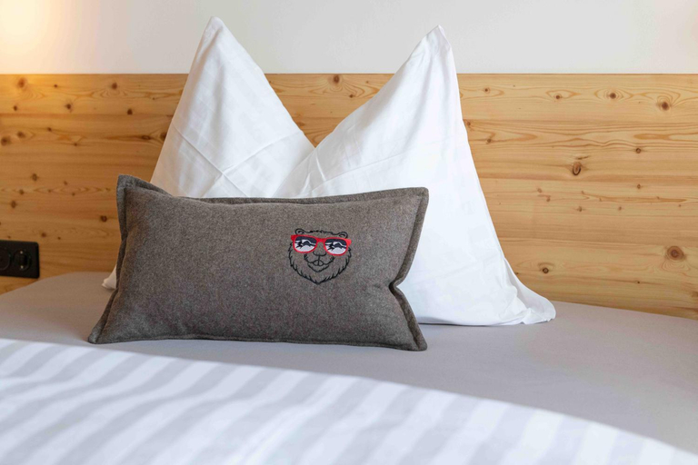 Bedroom 2, Hotel Todiblick, Glarus