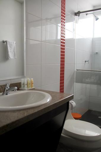 Bathroom, Hotel Anamela, Maní