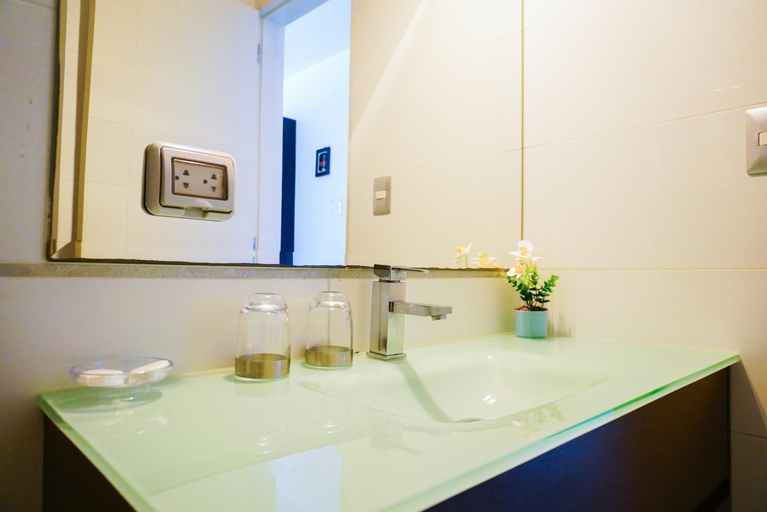 Bathroom 4, Apart Hotel Petit Palace Suites, Lima