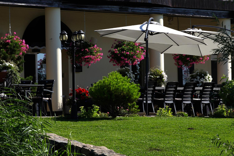 Others 3, Merci Hotel, Galanta