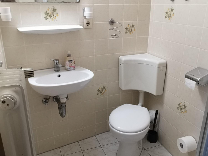 Bathroom 3, LandhotelUllrich, Birkenfeld