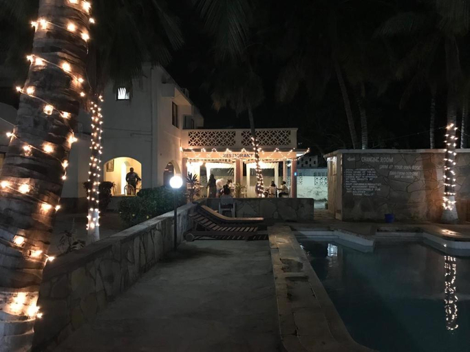 Food & Drinks 5, Glory Holiday Resort, Nyali