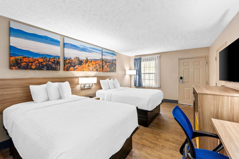 Bedroom 3, Days Inn by Wyndham Lexington, Henderson