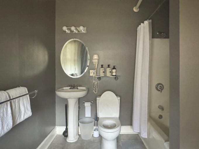 Bathroom 3, The Revival House, Berkshire