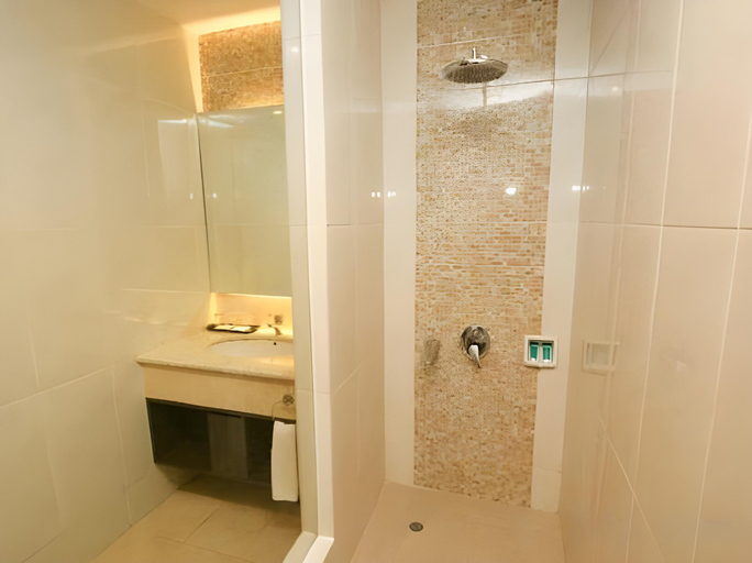 bathroom 7