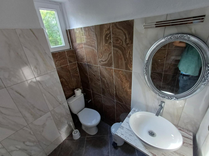 Bathroom 3, Oasis luxury apartments, East Macedonia and Thrace
