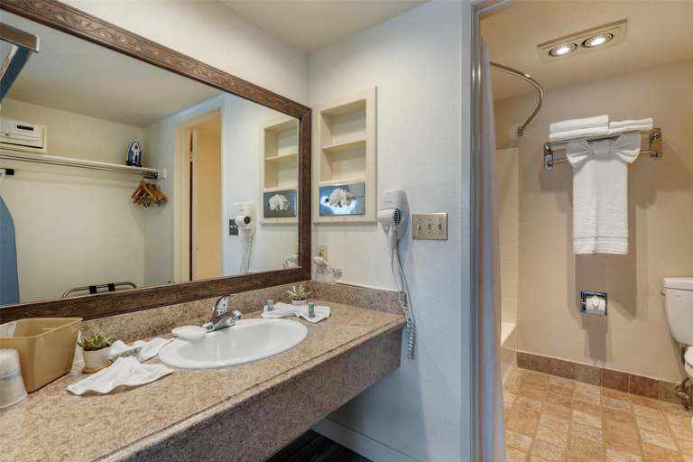 Bathroom 4, Best Western Westminster Inn, Orange
