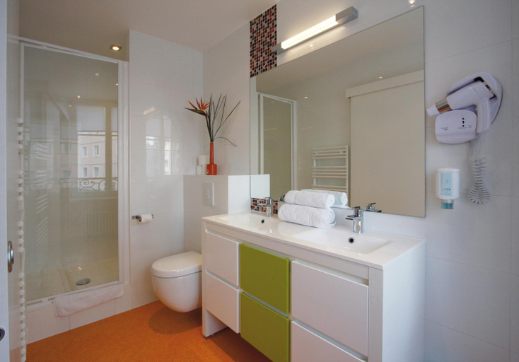 Bathroom 3, Le Kleber Hotel, Bas-Rhin