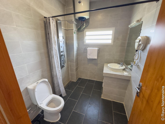 Bathroom 3, Menabe'l, Vakinankaratra