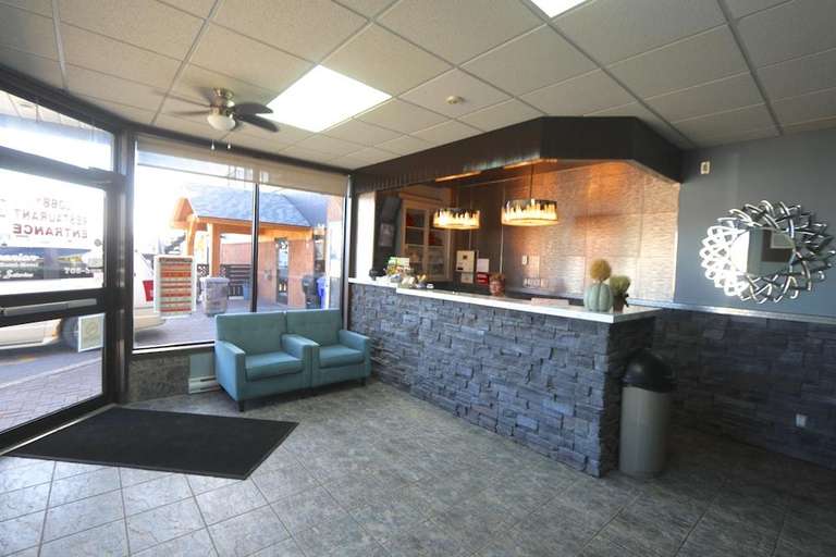 Others 5, Companion Hotel Motel, Cochrane