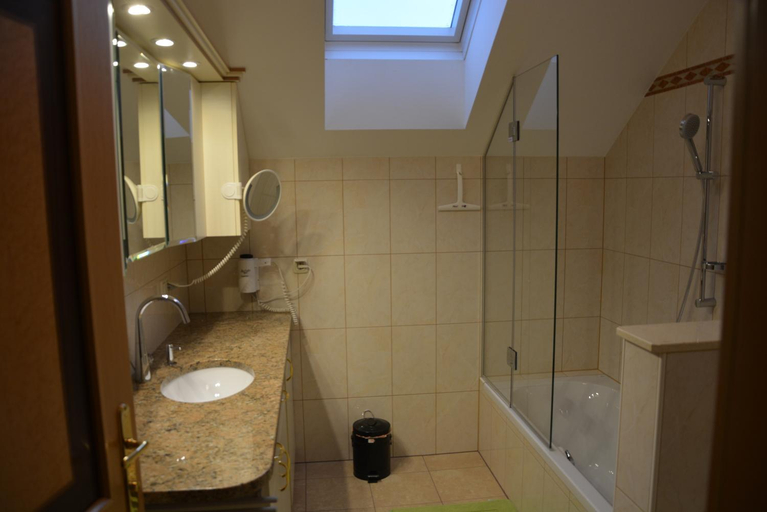 Bathroom 3, Privatzimmer Marina, Völkermarkt