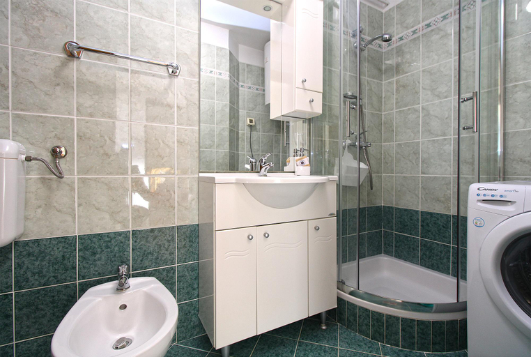 Bathroom 3, Apartment 1179, Medulin