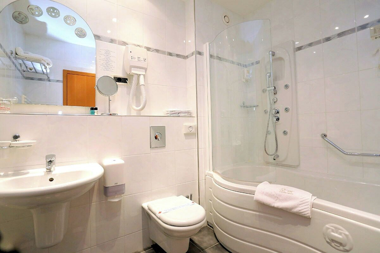 Bathroom 5, Hotel Marina, Crikvenica