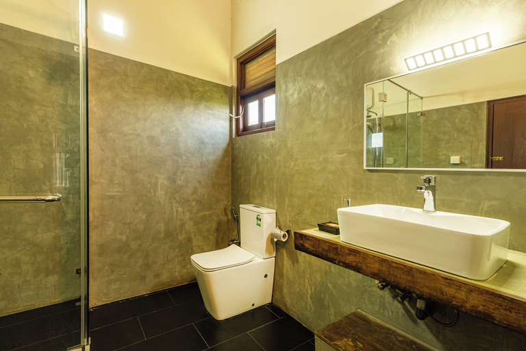 Bathroom 4, Yamu Lanka Inn, Kaduwela
