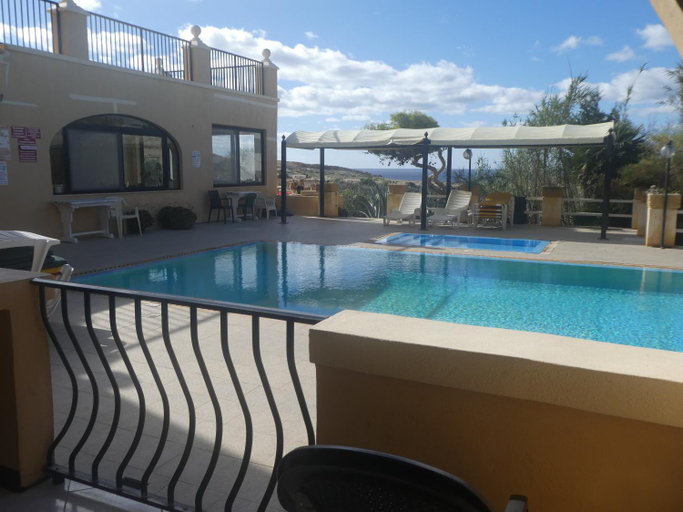 Sport & Beauty 2, San Antonio Guesthouse