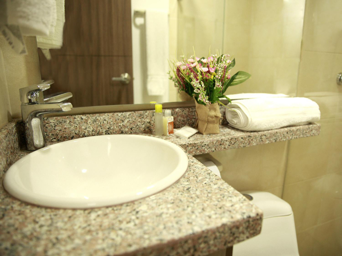 Bathroom, Hotel Prado 72 INN, Barranquilla