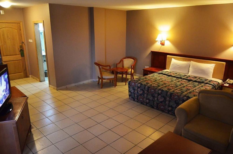 Bedroom 3, Mensvic Grand Hotel, Accra