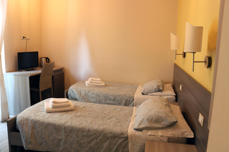 Bedroom 4, ALBERGO LOCANDA DIANA, Genova
