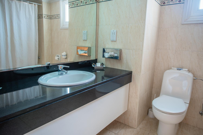 Bathroom 4, Cynthiana Beach Hotel