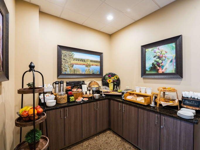 Food & Drinks 5, Hotel Maison Yakima Tapestry Collection by Hilton, Yakima