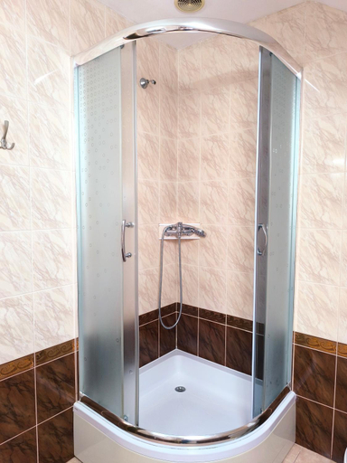 Bathroom 4, Hotel Delfin, Mukachivs'ka