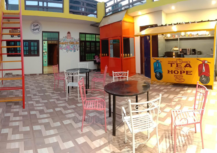 Public Area, Hashtag Traveler's, Lucknow