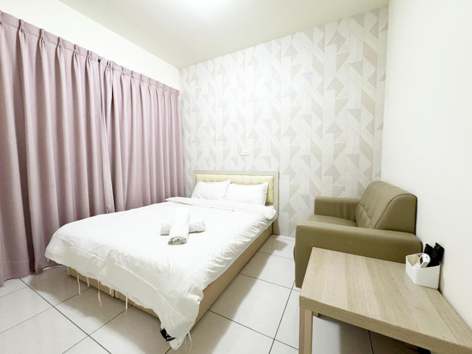 Bedroom 2, Day Day Fengjia, Taichung