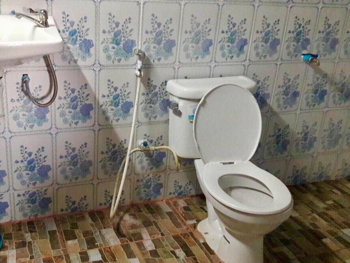 Bathroom, Wongwan Farm, Samoeng