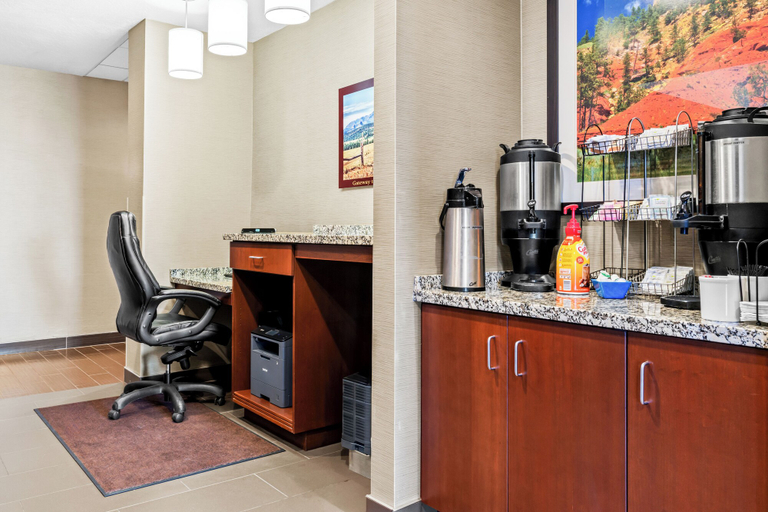 Others 5, Heartland Inn and Suites, Platte