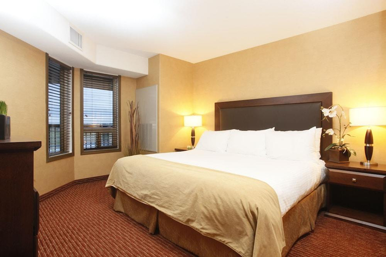 Bedroom 3, Pomeroy Hotel Fort St. John, Peace River