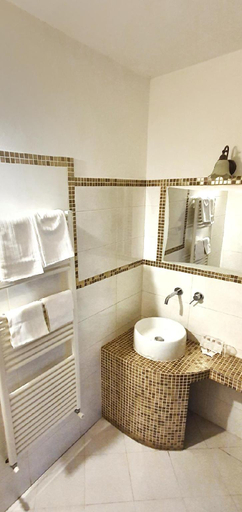 Bathroom 2, Bellavista Hotel & Restaurant, Pistoia