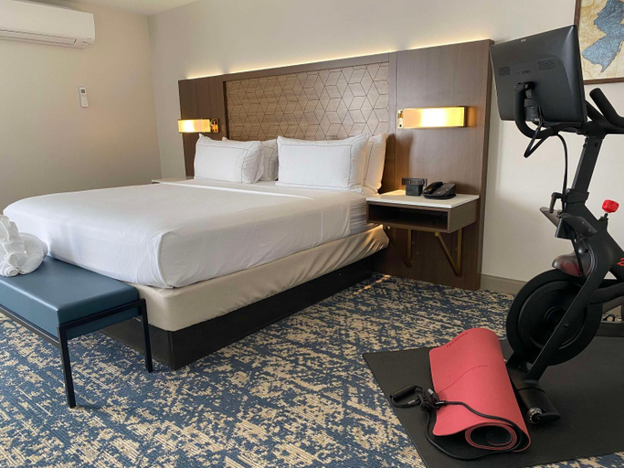 Bedroom 3, DoubleTree by Hilton Tinton Falls - Eatontown, Monmouth