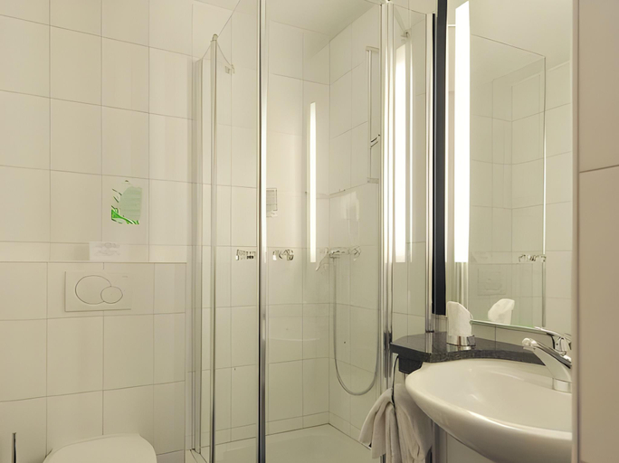 Bathroom 4, Hotel Perren Superior, Visp