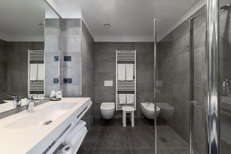 Bathroom 3, Hotel Garni Garda Life-NEW, Trento