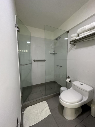 Bathroom 3, 2 bedroom Apartment Executive Apartment Miraflores, Lima
