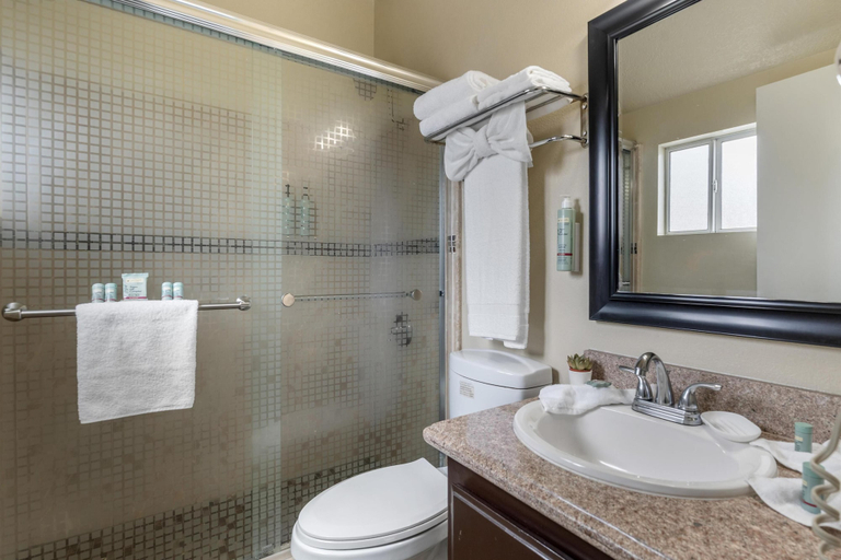 Bathroom 4, Best Western Westminster Inn, Orange