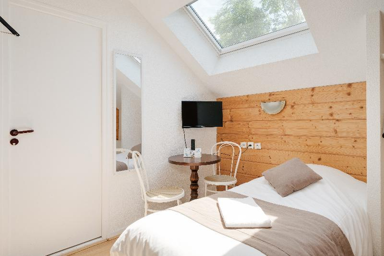 Bedroom 3, Hotel Acacia Nancy sud Luneville, Meurthe-et-Moselle